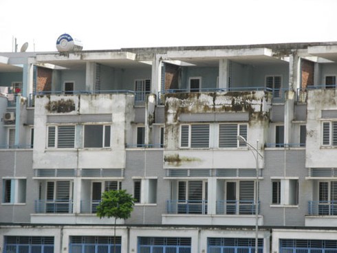 Loạt nhà triệu đô khu Văn Phú sụt lún, dọa sập