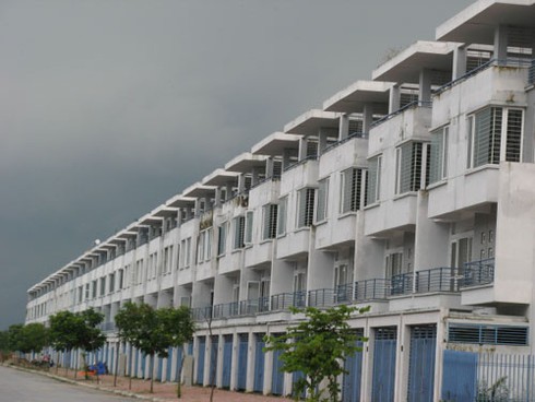 Loạt nhà triệu đô khu Văn Phú sụt lún, dọa sập