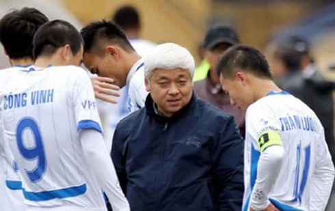 Bầu Kiên ra mức phạt 500 triệu đồng với cầu thủ Hà Nội