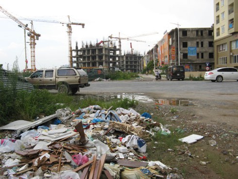 Sống cô lập trong khu đô thị mới Văn Khê