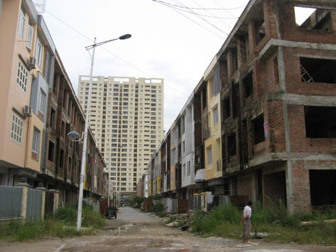 Sống cô lập trong khu đô thị mới Văn Khê