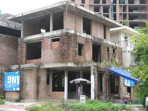 Sống cô lập trong khu đô thị mới Văn Khê