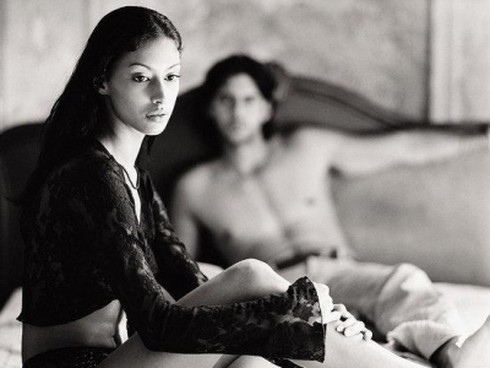 Tại sao đàn ông hiếm khi bộc lộ cảm xúc?