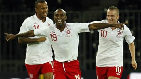 Anh ngược dòng đòi nợ thành công trước Italy