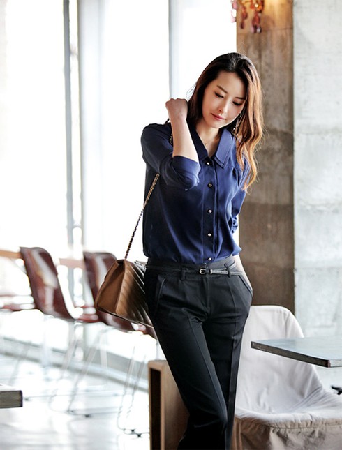 Mặc đẹp với sơ mi công sở mùa thu