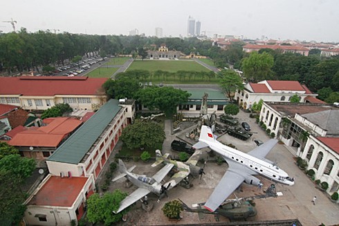 Chuyên cơ chở Bác Hồ mở đón khách tham quan