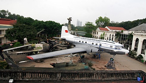 Chuyên cơ chở Bác Hồ mở đón khách tham quan