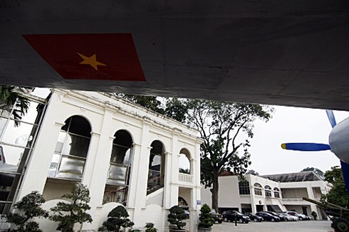 Chuyên cơ chở Bác Hồ mở đón khách tham quan