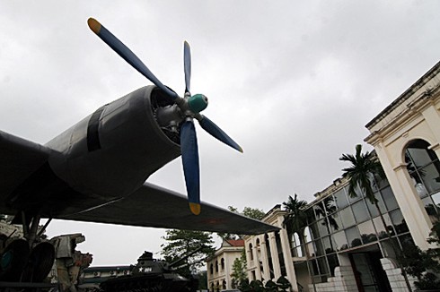 Chuyên cơ chở Bác Hồ mở đón khách tham quan