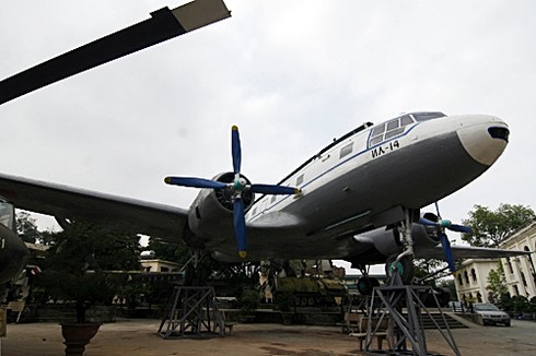 Chuyên cơ chở Bác Hồ mở đón khách tham quan