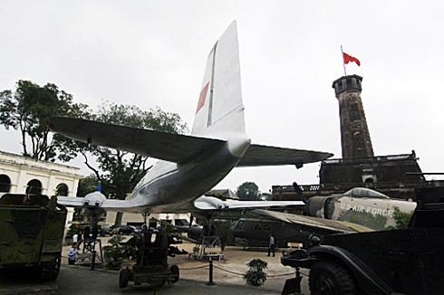 Chuyên cơ chở Bác Hồ mở đón khách tham quan