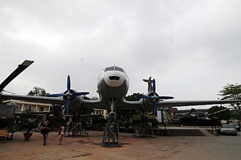 Chuyên cơ chở Bác Hồ mở đón khách tham quan