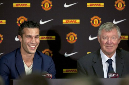 Van Persie chính thức ra mắt MU