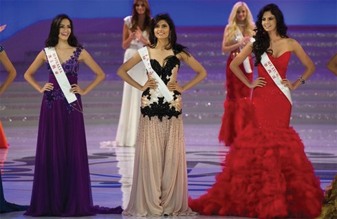 Cộng đồng mạng 'dậy sóng' vì tân Hoa hậu Thế giới