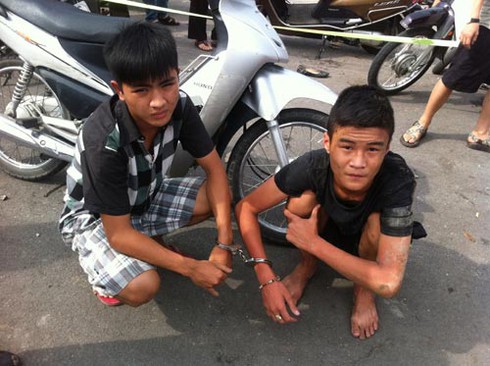 CSGT Hà Nội bị ‘quái xế’ hất bay lên trời