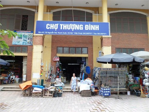 Chợ khang trang giữa Thủ đô chỉ dùng để... giữ xe máy