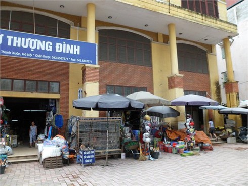 Chợ khang trang giữa Thủ đô chỉ dùng để... giữ xe máy