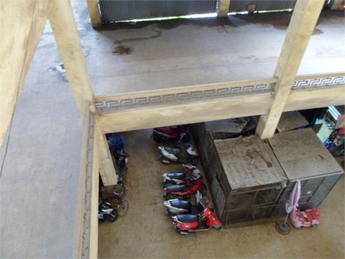 Chợ khang trang giữa Thủ đô chỉ dùng để... giữ xe máy