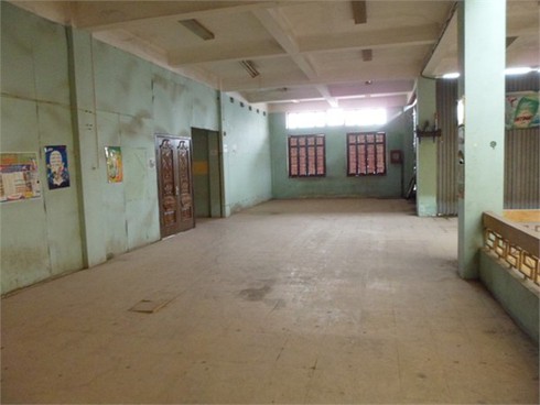 Chợ khang trang giữa Thủ đô chỉ dùng để... giữ xe máy