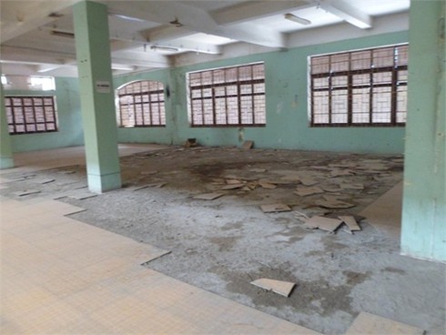 Chợ khang trang giữa Thủ đô chỉ dùng để... giữ xe máy