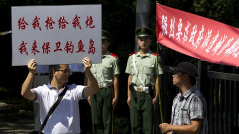 Trung Quốc, Hồng Kông cùng biểu tình phản đối Nhật Bản