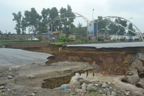Vụ sụt đường Lê Văn Lương: Sông Đà Thăng Long cảnh cáo chủ đầu tư Nam Cường