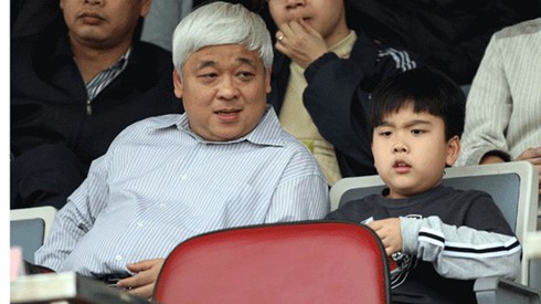 Các đội bóng dưới quyền bầu Kiên: “Khách quen” của những “chuyến tàu ngược”