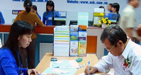 Thống đốc: NHNN sẽ hỗ trợ ACB nếu khách hàng rút tiền hàng loạt