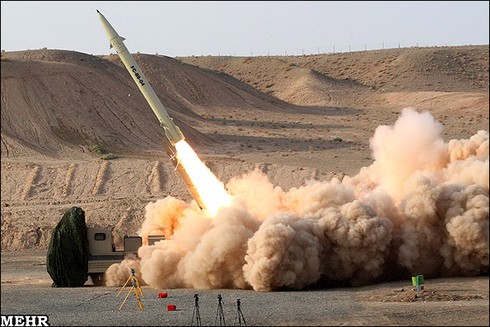 Iran ra mắt tên lửa và nhiều loại vũ khí mới