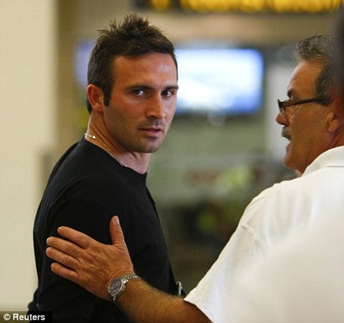 Cầu thủ bán độ bị cấm thi đấu 10 năm