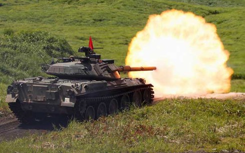 Nhật Bản tập trận lực lượng lớn với vũ khí hạng nặng