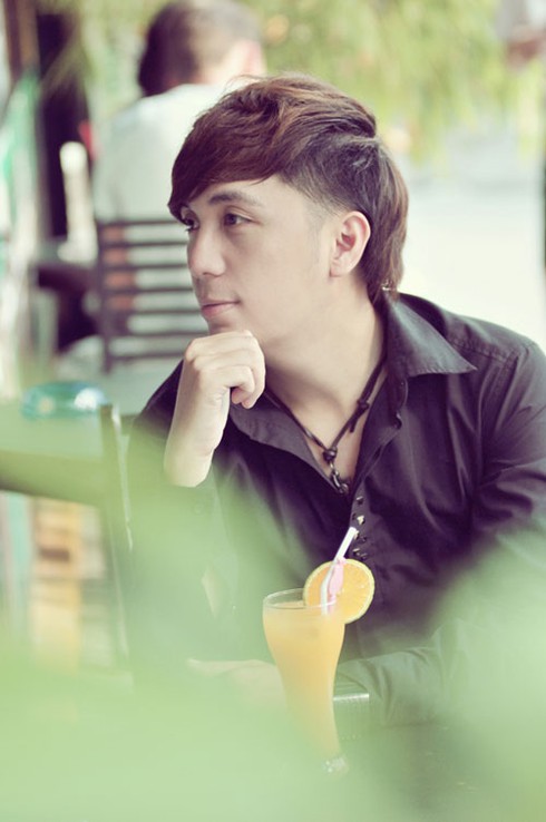 Minh Vương M4U: 'Bùi Anh Tuấn là diễn viên chính nên khó rớt sớm'