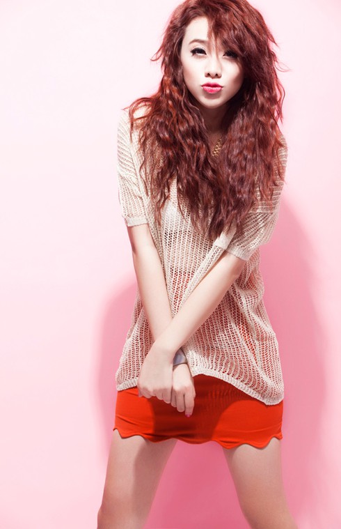 Khởi My, Lan Trinh tham gia liveshow của Y Thanh