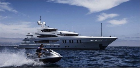 Cận cảnh siêu du thuyền giá 50 triệu USD