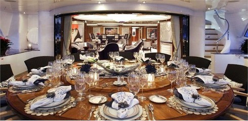 Cận cảnh siêu du thuyền giá 50 triệu USD