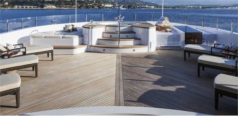 Cận cảnh siêu du thuyền giá 50 triệu USD