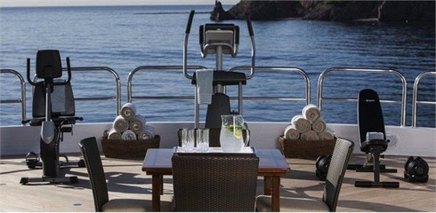 Cận cảnh siêu du thuyền giá 50 triệu USD