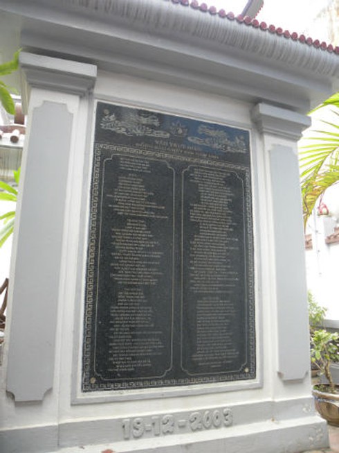 Ám ảnh nạn đói Ất Dậu và chuyện người coi ngôi mộ khổng lồ