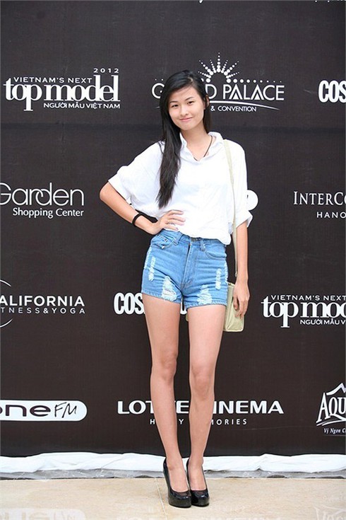 Cụ bà 80 tuổi lặn lội đưa cháu đi thi Next Top Model