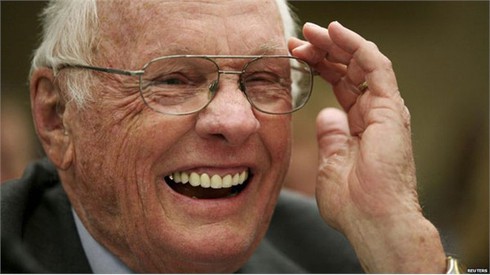 Vĩnh biệt Neil Armstrong - người đầu tiên lên mặt trăng