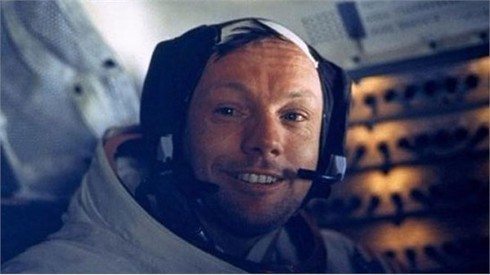 Vĩnh biệt Neil Armstrong - người đầu tiên lên mặt trăng