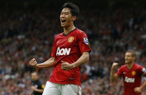 Van Persie và Kagawa giúp MU ngược dòng 3-2 trước Fulham