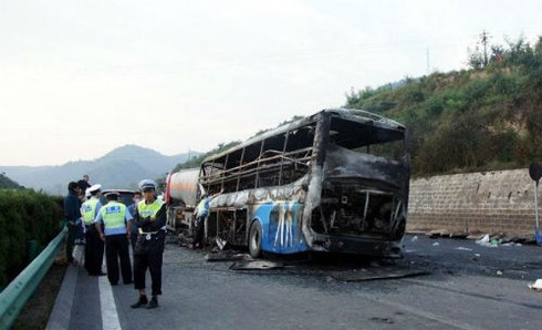 Trung Quốc: Tai nạn giao thông thảm khốc, 36 người thiệt mạng