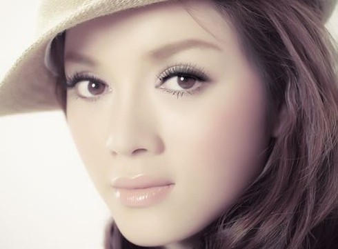 Lý Nhã Kỳ: 'Mờ nhạt thì sống không bằng chết'