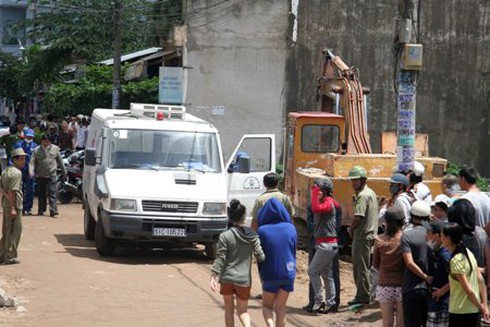Nghi án thanh niên chết trong nhà vệ sinh