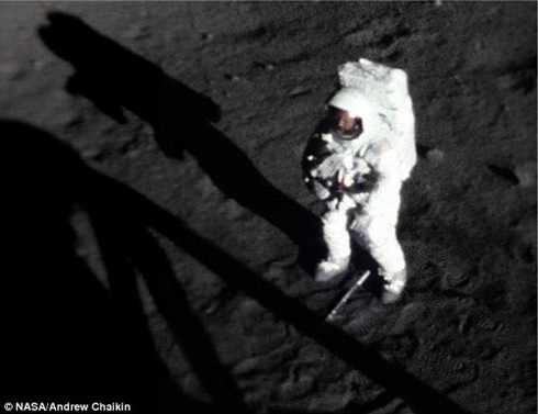 Mỹ tổ chức quốc tang cho người đầu tiên đặt chân lên Mặt trăng?