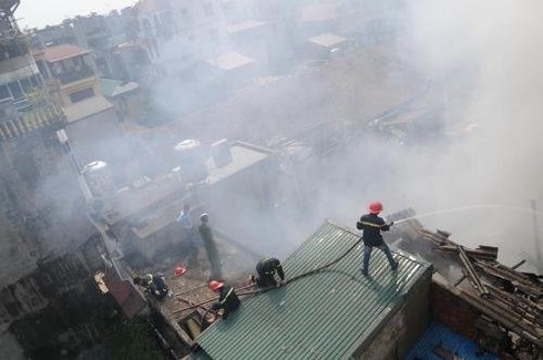 Vụ cháy ở HN: Nạn nhân kể chuyện liều mình thoát thân