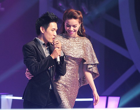 Chọn 'chân ngắn', Hà Hồ quyết định bỏ Quốc Cường