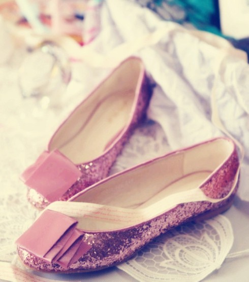 Nổi bật cùng giày ánh kim lấp lánh