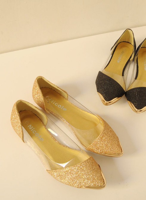 Nổi bật cùng giày ánh kim lấp lánh